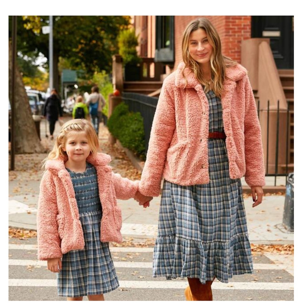 Maison Me Phoebe Cropped Teddy Coat, Rose, Size Large